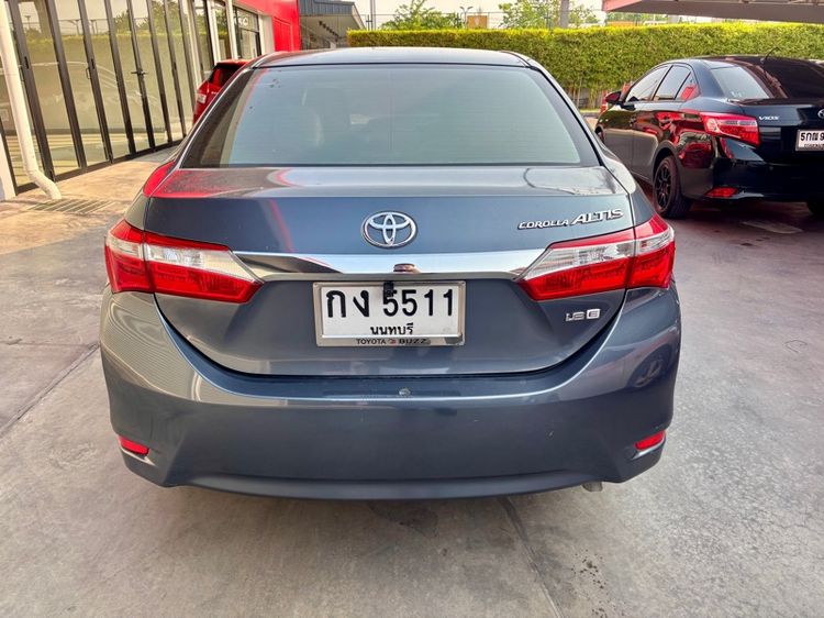 Toyota Altis 2015 1.8 E Sedan เบนซิน ไม่ติดแก๊ส เกียร์อัตโนมัติ เทา รูปที่ 4