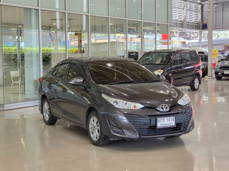 Toyota Yaris ATIV 2019 1.2 E Sedan เบนซิน ไม่ติดแก๊ส เกียร์อัตโนมัติ เทา รูปที่ 3