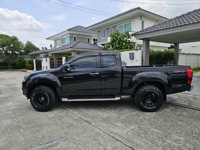 Isuzu D-MAX 2017 1.9 Hi-Lander L Sedan ดีเซล เกียร์ธรรมดา ดำ รูปที่ 4