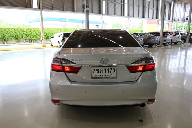 Toyota Camry 2015 2.0 G Sedan เบนซิน ไม่ติดแก๊ส เกียร์อัตโนมัติ บรอนซ์เงิน รูปที่ 2