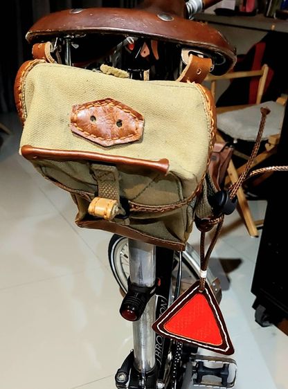 สามเหลี่ยมสะท้อนแสงสำหรับจักรยาน (Triangle Reflector) 