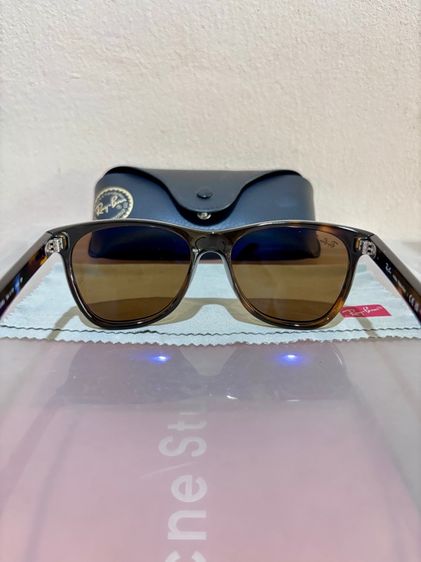 ray-ban wayfarer rb4184 รูปที่ 8