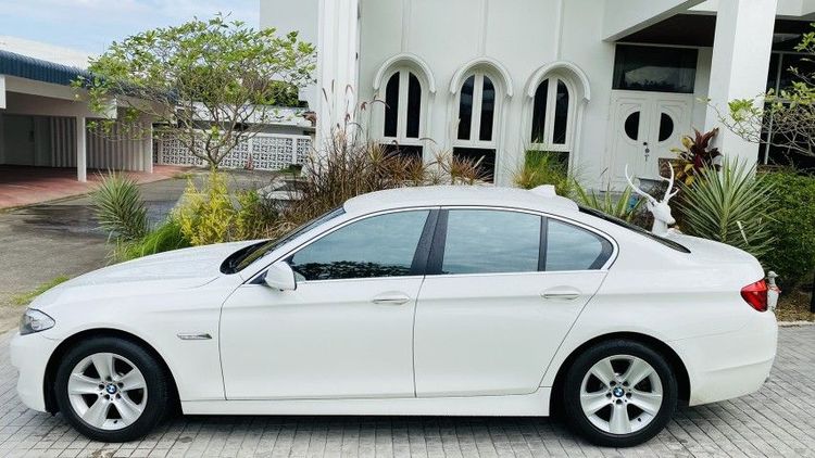 BMW Series 5 2011 523i Sedan เบนซิน ไม่ติดแก๊ส เกียร์อัตโนมัติ ขาว รูปที่ 3