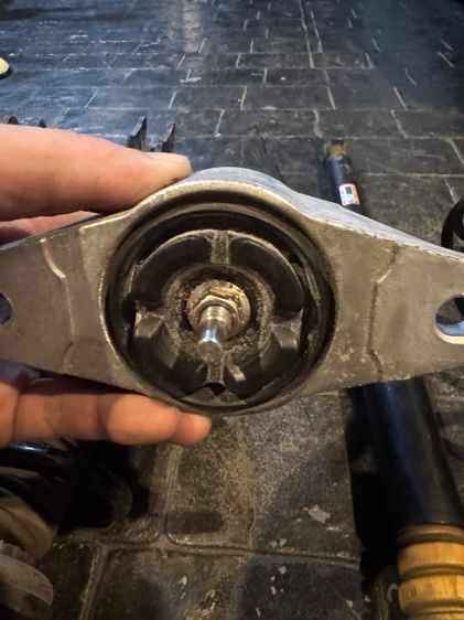 โช้ค Mazda3 sky  รูปที่ 5