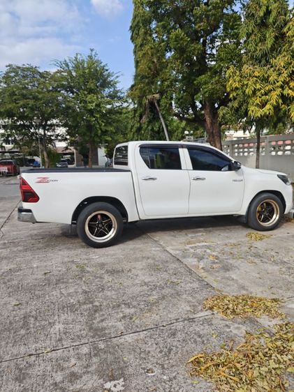 รถ Toyota Hilux Revo 2.4 Z Edition Mid สี ขาว