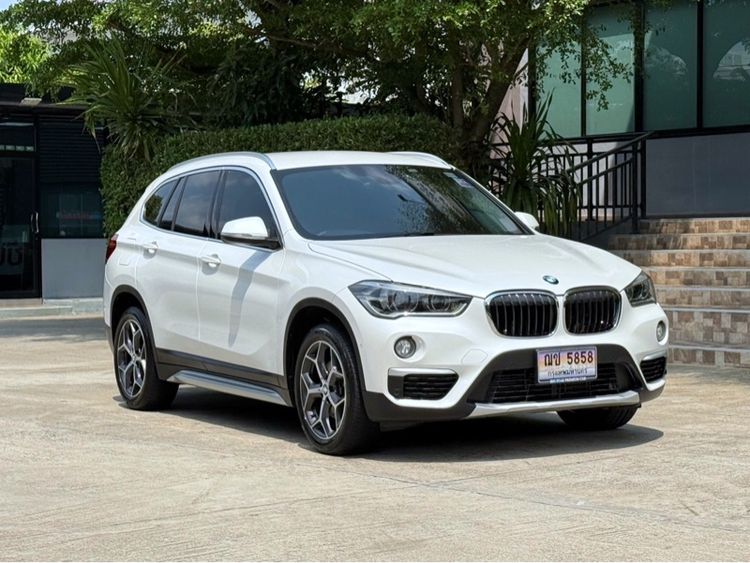 รถ BMW X1 2.0 sDrive18d xLine สี ขาว