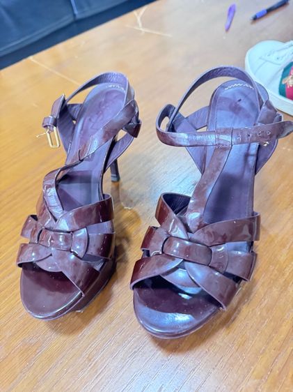 รองเท้าผู้ห