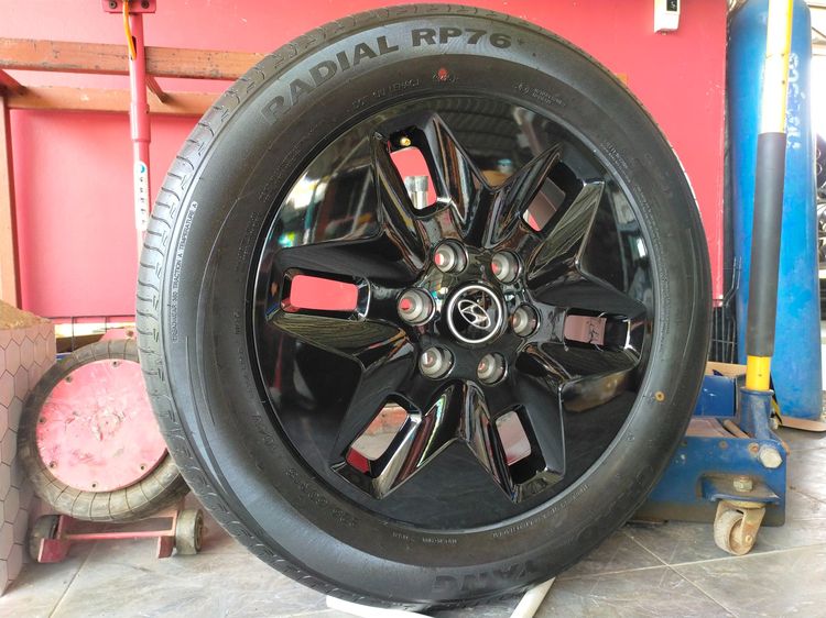 แม็กฮุนได ขอบ18 สีอบpowder coat พร้อมยางเฉาหยาง 225 60 18 ปี25ยางสวยตุ่มหน้ายางยังอยู่ทุกเส้น ใส่ hyundai h1 ได้ทุกรุ่น รูปที่ 3