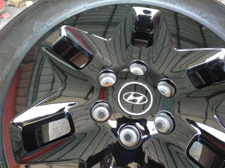 แม็กฮุนได ขอบ18 สีอบpowder coat พร้อมยางเฉาหยาง 225 60 18 ปี25ยางสวยตุ่มหน้ายางยังอยู่ทุกเส้น ใส่ hyundai h1 ได้ทุกรุ่น รูปที่ 6