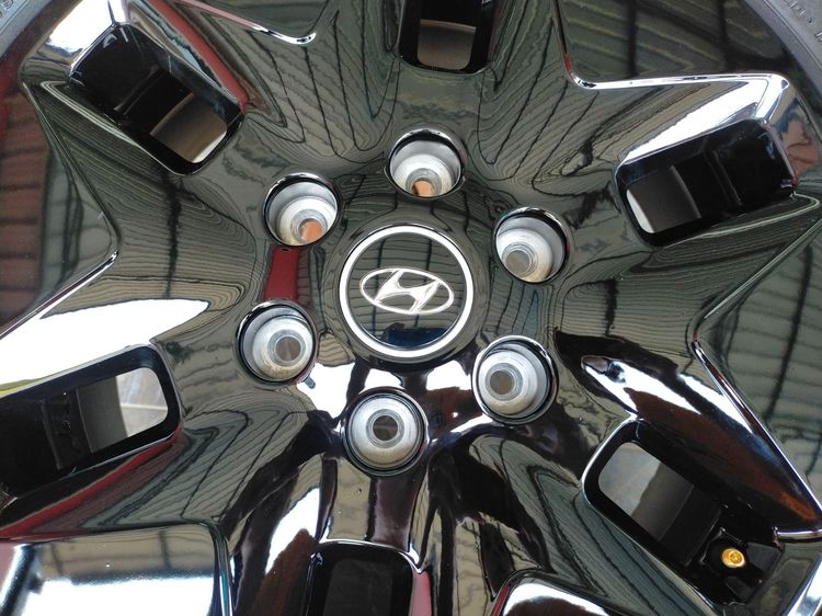 แม็กฮุนได ขอบ18 สีอบpowder coat พร้อมยางเฉาหยาง 225 60 18 ปี25ยางสวยตุ่มหน้ายางยังอยู่ทุกเส้น ใส่ hyundai h1 ได้ทุกรุ่น รูปที่ 5