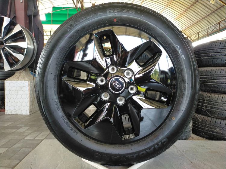 แม็กฮุนได ขอบ18 สีอบpowder coat พร้อมยางเฉาหยาง 225 60 18 ปี25ยางสวยตุ่มหน้ายางยังอยู่ทุกเส้น ใส่ hyundai h1 ได้ทุกรุ่น รูปที่ 2