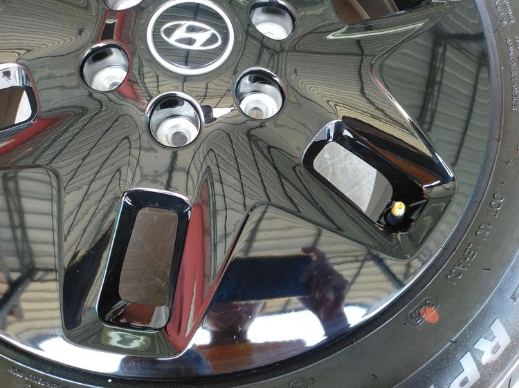 แม็กฮุนได ขอบ18 สีอบpowder coat พร้อมยางเฉาหยาง 225 60 18 ปี25ยางสวยตุ่มหน้ายางยังอยู่ทุกเส้น ใส่ hyundai h1 ได้ทุกรุ่น รูปที่ 7