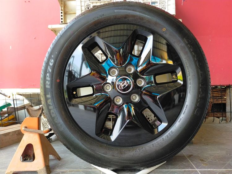 แม็กฮุนได ขอบ18 สีอบpowder coat พร้อมยางเฉาหยาง 225 60 18 ปี25ยางสวยตุ่มหน้ายางยังอยู่ทุกเส้น ใส่ hyundai h1 ได้ทุกรุ่น รูปที่ 4