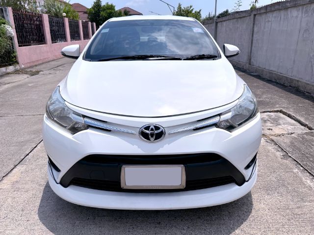 Toyota Vios 2015 1.5 E Sedan เบนซิน ไม่ติดแก๊ส เกียร์อัตโนมัติ ขาว รูปที่ 3
