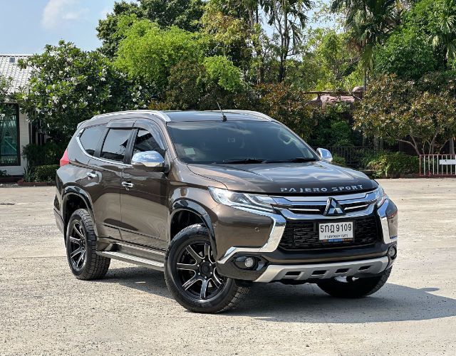 รถ Mitsubishi Pajero Sport 2.4 GT Premium 4WD สี น้ำตาล