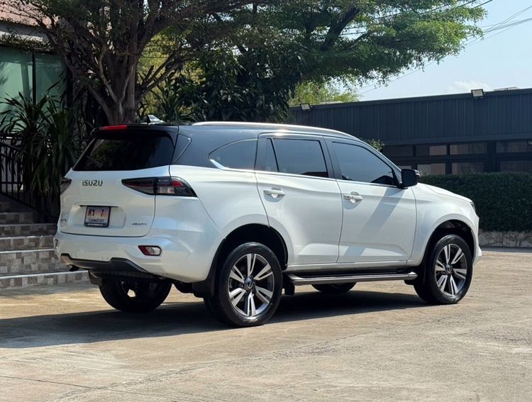 Isuzu MU-X 2024 3.0 Ultimate AT 4WD Utility-car ไฟฟ้า ไม่ติดแก๊ส เกียร์อัตโนมัติ ขาว รูปที่ 2
