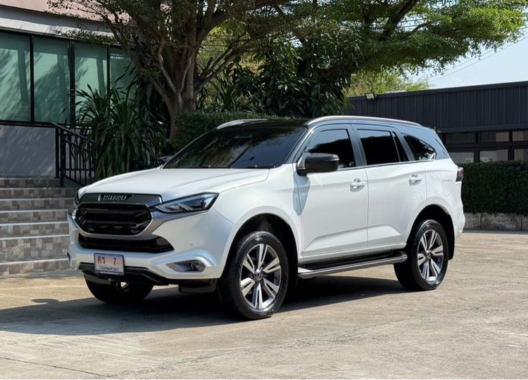 Isuzu MU-X 2024 3.0 Ultimate AT 4WD Utility-car ไฟฟ้า ไม่ติดแก๊ส เกียร์อัตโนมัติ ขาว รูปที่ 3