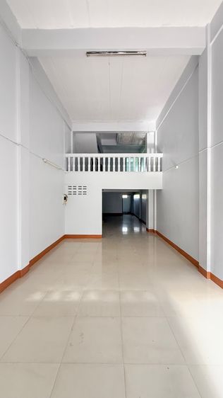 ขายเช่า ตึกแถว 3 ชั้นครึ่งในเมืองอุดร รูปที่ 2