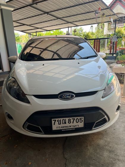 รถ Ford Fiesta 1.5 Trend สี ขาว