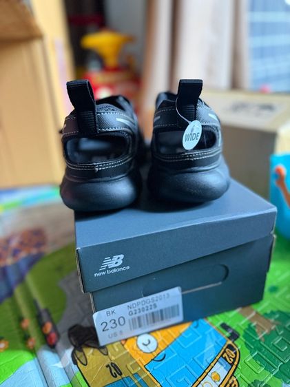 new balance รูปที่ 2