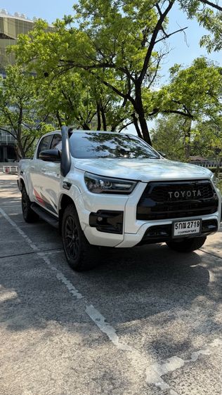 Toyota Hilux Revo 2023 Double Cab 2.8 GR Sport 4WD Pickup ดีเซล เกียร์อัตโนมัติ ขาว รูปที่ 4