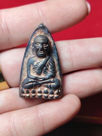 หลวงปู่ทวดพิมพ์หลังเตารีดเนื้อนวะ