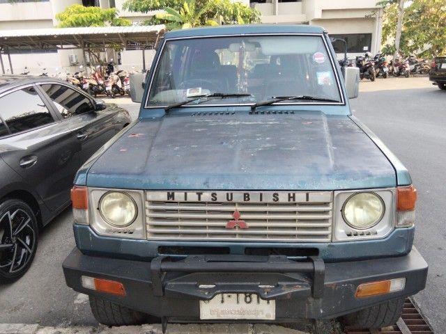 รถ Mitsubishi Pajero 3.0 GLS สี น้ำเงิน