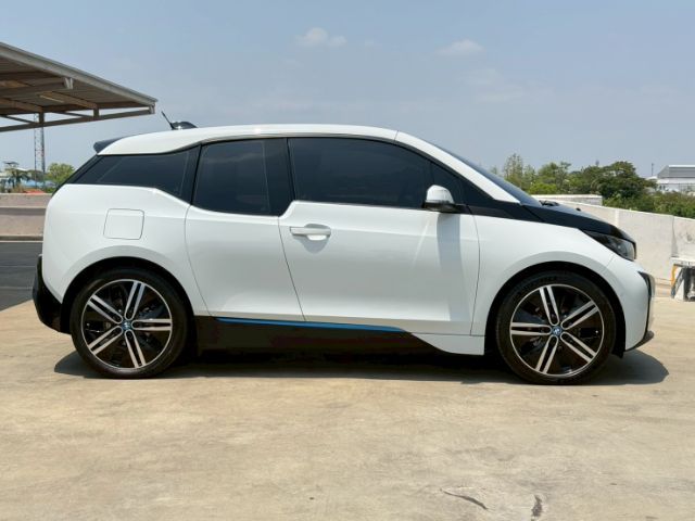 BMW I3 2024 s Sedan ไฟฟ้า ไม่ติดแก๊ส เกียร์อัตโนมัติ ขาว รูปที่ 4