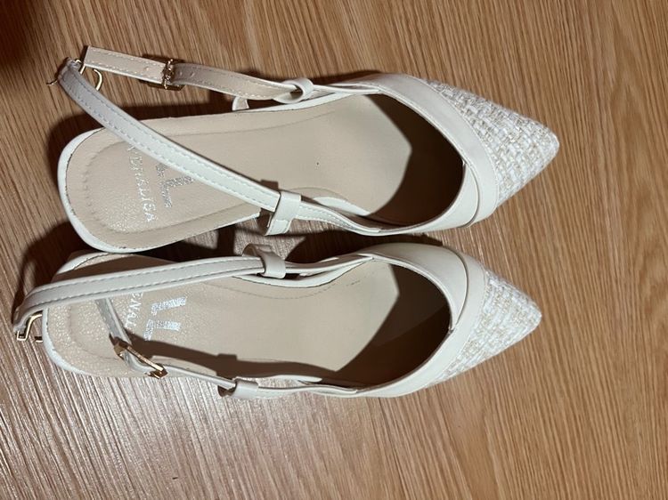 รองเท้าส้นสูง