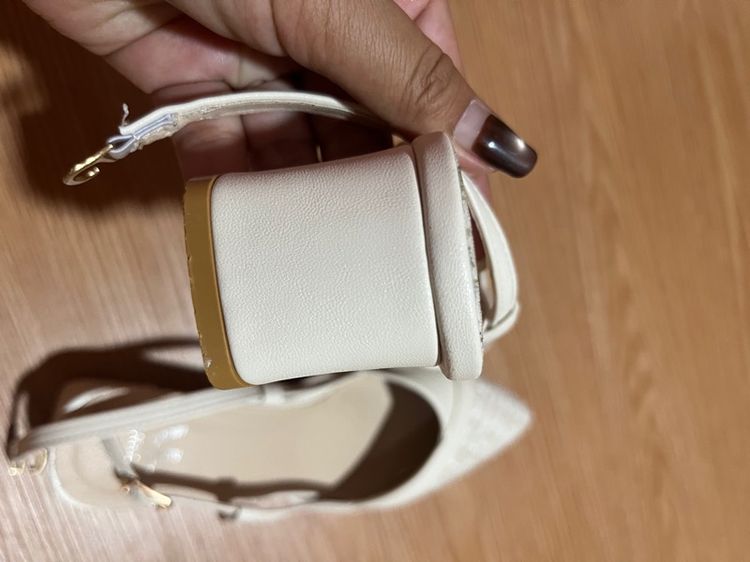 รองเท้าส้นสูง รูปที่ 6