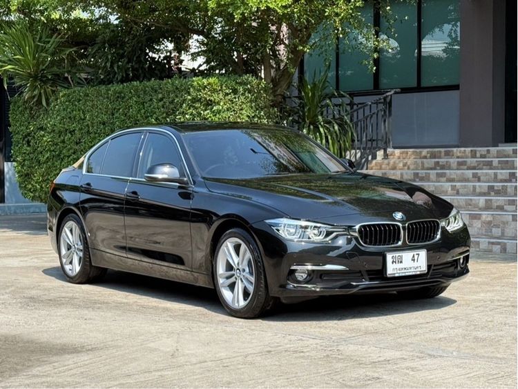 รถ BMW Series 3 320d สี ดำ