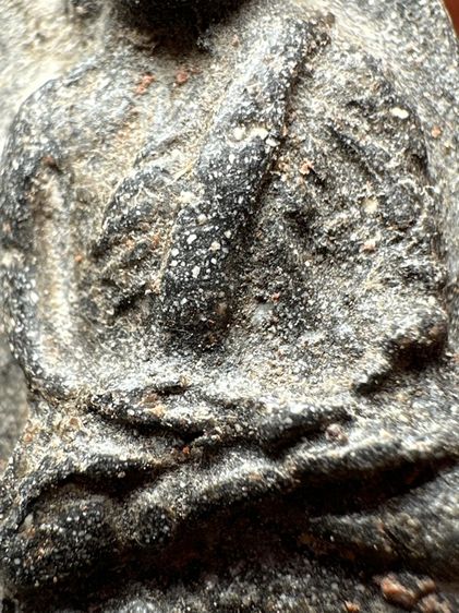 หลวงปู่ทวด เนื้อว่านดำ พิมพ์เอ หัวขีด ส่งตามรูป (3) รูปที่ 6