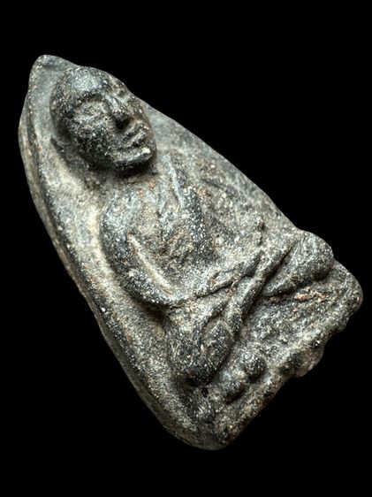 หลวงปู่ทวด เนื้อว่านดำ พิมพ์เอ หัวขีด ส่งตามรูป (3) รูปที่ 4