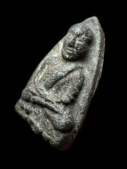 หลวงปู่ทวด เนื้อว่านดำ พิมพ์เอ หัวขีด ส่งตามรูป (3) รูปที่ 3