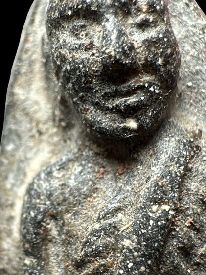 หลวงปู่ทวด เนื้อว่านดำ พิมพ์เอ หัวขีด ส่งตามรูป (3) รูปที่ 5