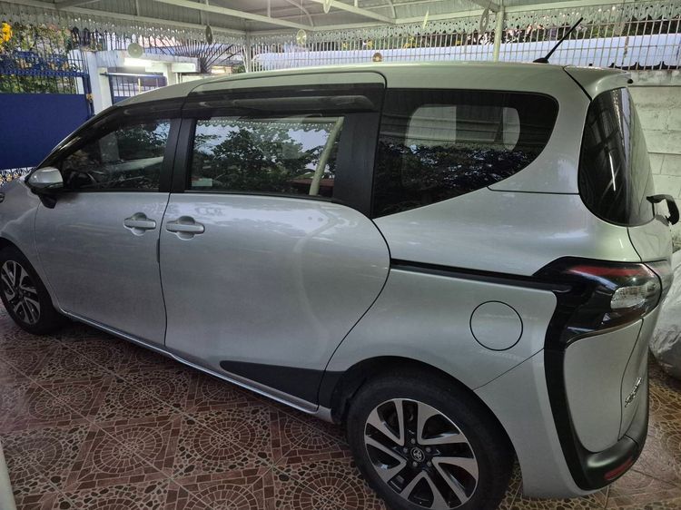 Toyota Sienta 2017 1.5 V Utility-car เบนซิน เกียร์อัตโนมัติ บรอนซ์เงิน รูปที่ 4