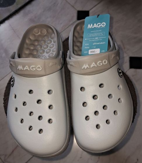 รองเท้าผู้หญิง