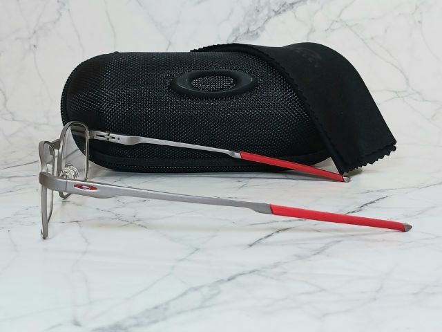 กรอบแว่นตา Oakley Titanium  รูปที่ 6
