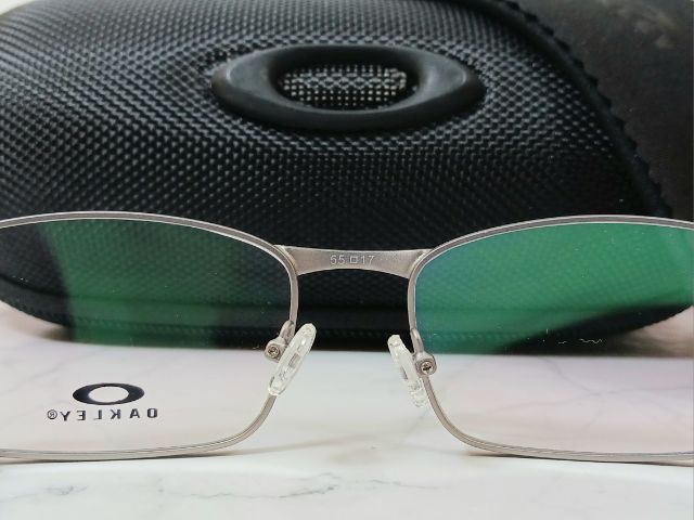 กรอบแว่นตา Oakley Titanium  รูปที่ 7