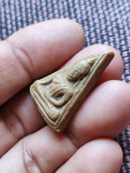 พระนางพญาหลวงพ่อกวยปี2521 รูปที่ 2