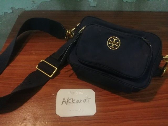 กระเป๋า​คาดอก