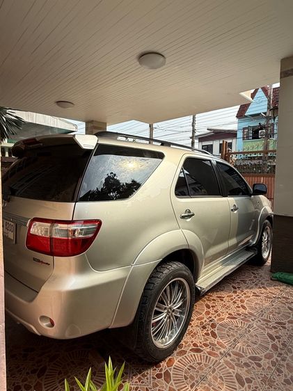 Toyota Fortuner 2010 2.5 G Utility-car ดีเซล ไม่ติดแก๊ส เกียร์ธรรมดา บรอนซ์ทอง รูปที่ 4