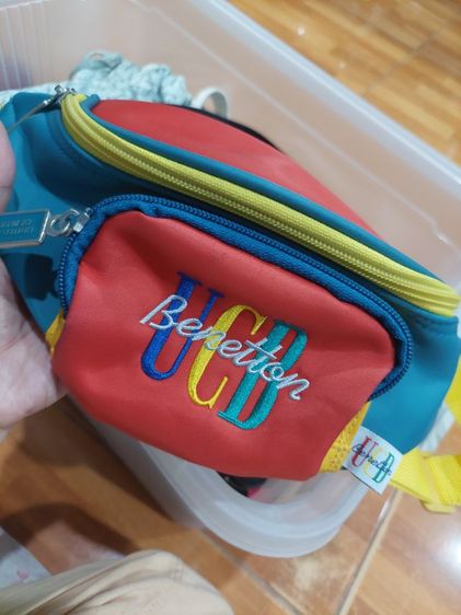 กระเป๋าคาดอกและคาดเอว Benetton