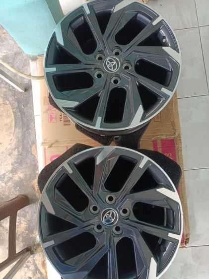 อะลูมิเนียมอัลลอย 18" อื่นๆ ล้อแม็กซ์ Toyota Corolla cross ขอบ 18 รุ่นท๊อป ต้องการขาย 12000 สนใจคุยราคาได้ สินค้าสภาพสวยเหมือนใหม่ โทร 0947815889