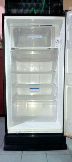 ตู้เย็น 1 ประตู  Mitsubishi ขนาด 6.0 คิวใช้งานได้เย็นดีปกติครับ สภาพตู้เย็นตามรูปที่ลงใว้เลยนะครับ รูปที่ 4