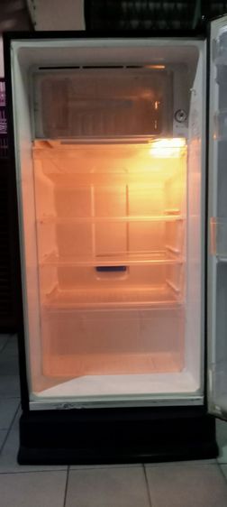 ตู้เย็น 1 ประตู  Mitsubishi ขนาด 6.0 คิวใช้งานได้เย็นดีปกติครับ สภาพตู้เย็นตามรูปที่ลงใว้เลยนะครับ รูปที่ 10