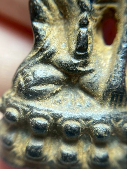 (ขายแล้ว)พระกริ่งปวเรศพิมพ์สมบูรณ์พูนสุขสามเศียรเนื้อตะกั่วถ้ำชามีน้อยหายากนักเก็บสะสม รูปที่ 6