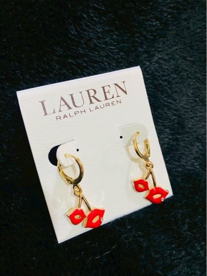 ต่างหูLauren Ralph Lauren Gold-Tone Two Red Lips Charm CZ Hoop Earrings ของแท้ สินค้า outlet  รูปที่ 6