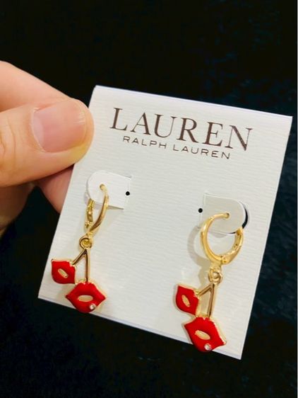 ต่างหูLauren Ralph Lauren Gold-Tone Two Red Lips Charm CZ Hoop Earrings ของแท้ สินค้า outlet  รูปที่ 4