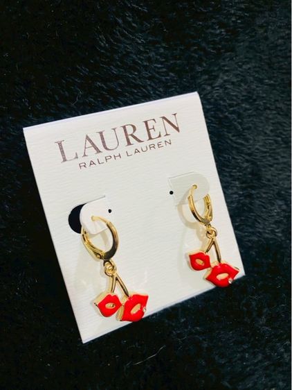 ต่างหูLauren Ralph Lauren Gold-Tone Two Red Lips Charm CZ Hoop Earrings ของแท้ สินค้า outlet  รูปที่ 7